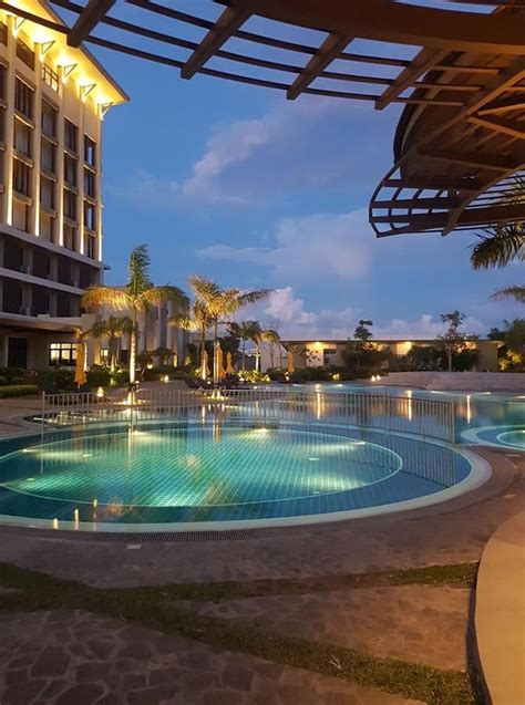 Cavite Province Hotels with Outdoor Pool .